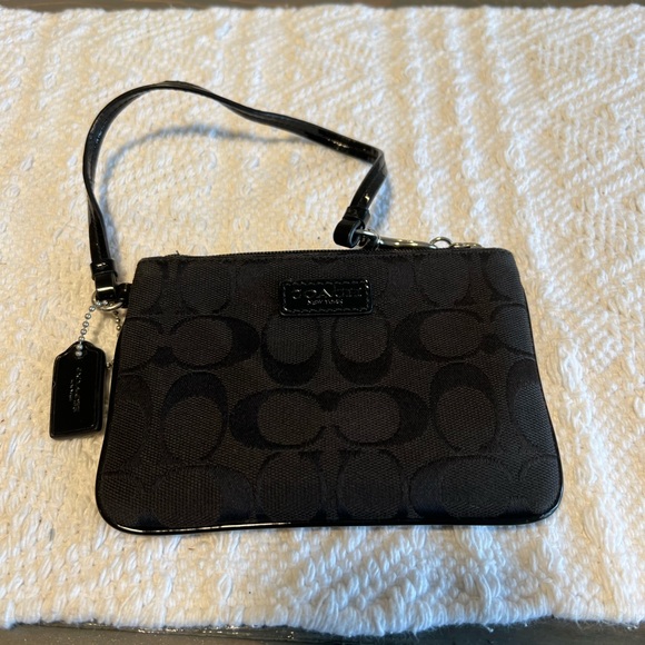 Coach wristlet - Picture 1 of 3